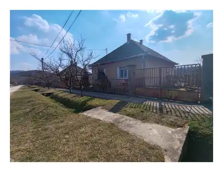 Eladó családi ház, Felsőpetény 2 szoba 82 m² 42 M Ft