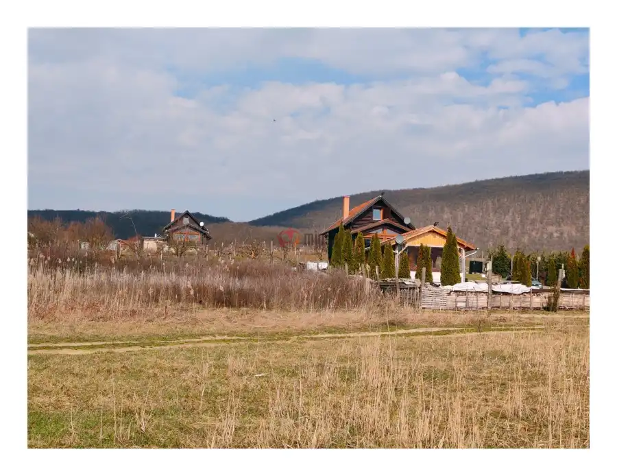 eladó  Üdülő, Alsópetény